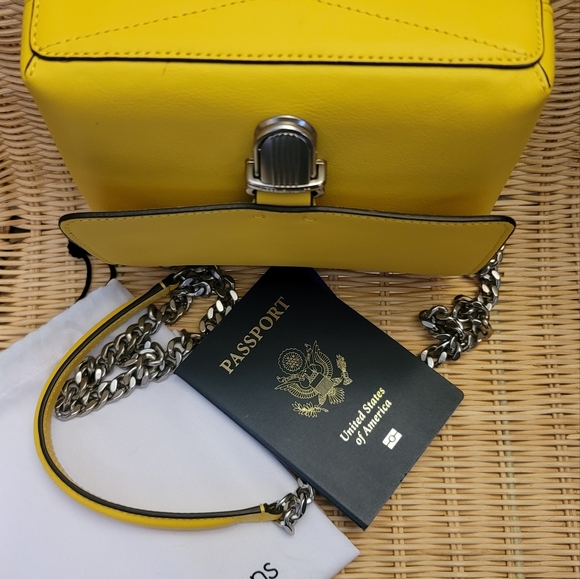 LIKE NEW Calvin Klein leather yellow satchel crossbody handbag w/dustcover - Picture 6 of 10